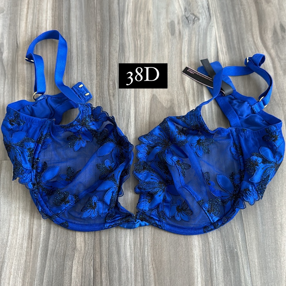 VS Bras - Picture 2 of 2